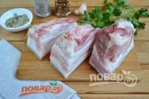 Сало в луковой шелухе 